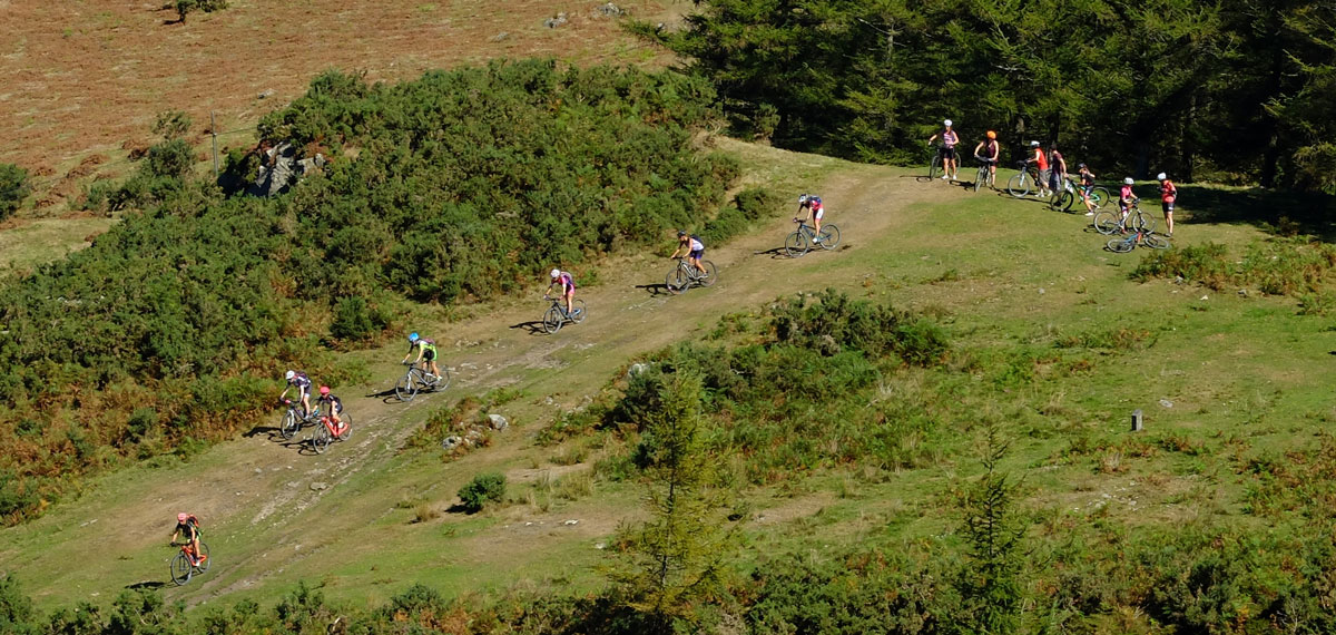Girls-Cycling-Experience-Baztan-2