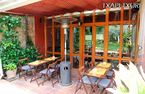 Hostal-Txapi-Txuri-terrace