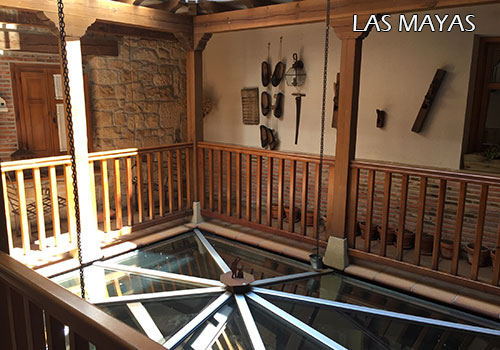 Las Mayas interior